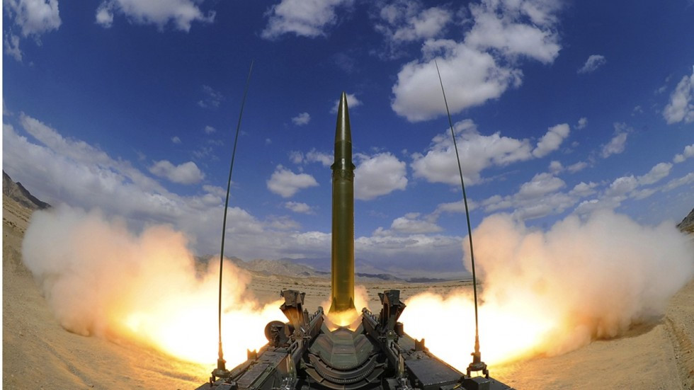 Trung Quốc phóng tên lửa, 4.000 căn cứ “sẵn sàng chiến đấu” - 1