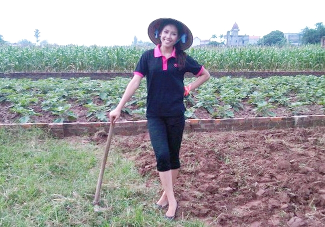 Người đẹp Nguyễn Thị Loan xuất thân trong một gia đình nông dân ở Thái Bình. Cô chưa bao giờ cảm thấy xấu hổ khi nhắc về nguồn cội của mình.