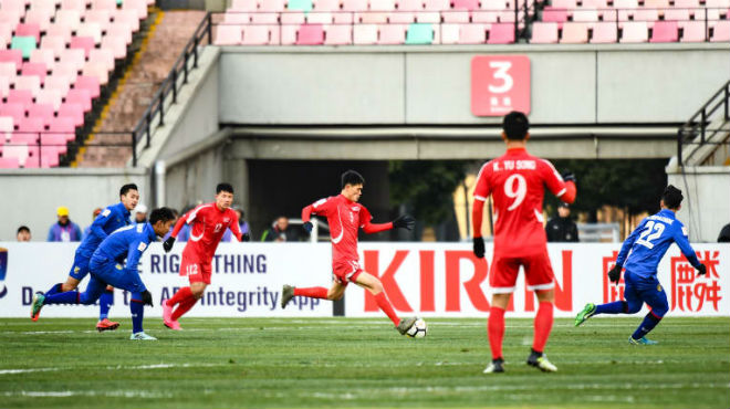 Tin nóng U23 châu Á 10/1: Thái Lan ôm hận, cựu vương Iraq đại thắng Malaysia - 1