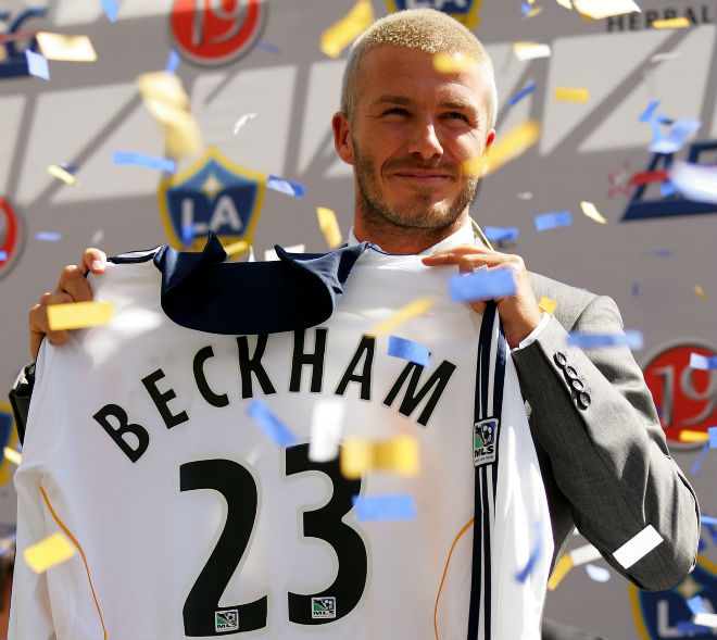 Chấn động bóng đá 11/1: Beckham ẵm 4000 tỷ đồng, bỏ Real đến LA Galaxy - 1
