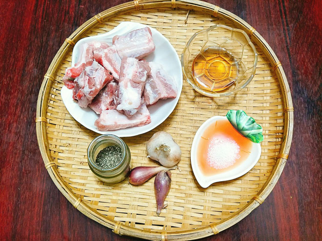 Sườn rim mật ong sánh vàng, thơm ngon khiến chồng con gắp lia lịa - 2