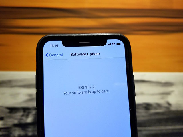 CẢNH BÁO: iPhone sẽ ”đuối sức” khi cập nhật lên iOS 11.2.2