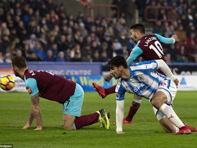 Huddersfield - West Ham: Hiệp 2 bay bổng, đại tiệc ấn tượng