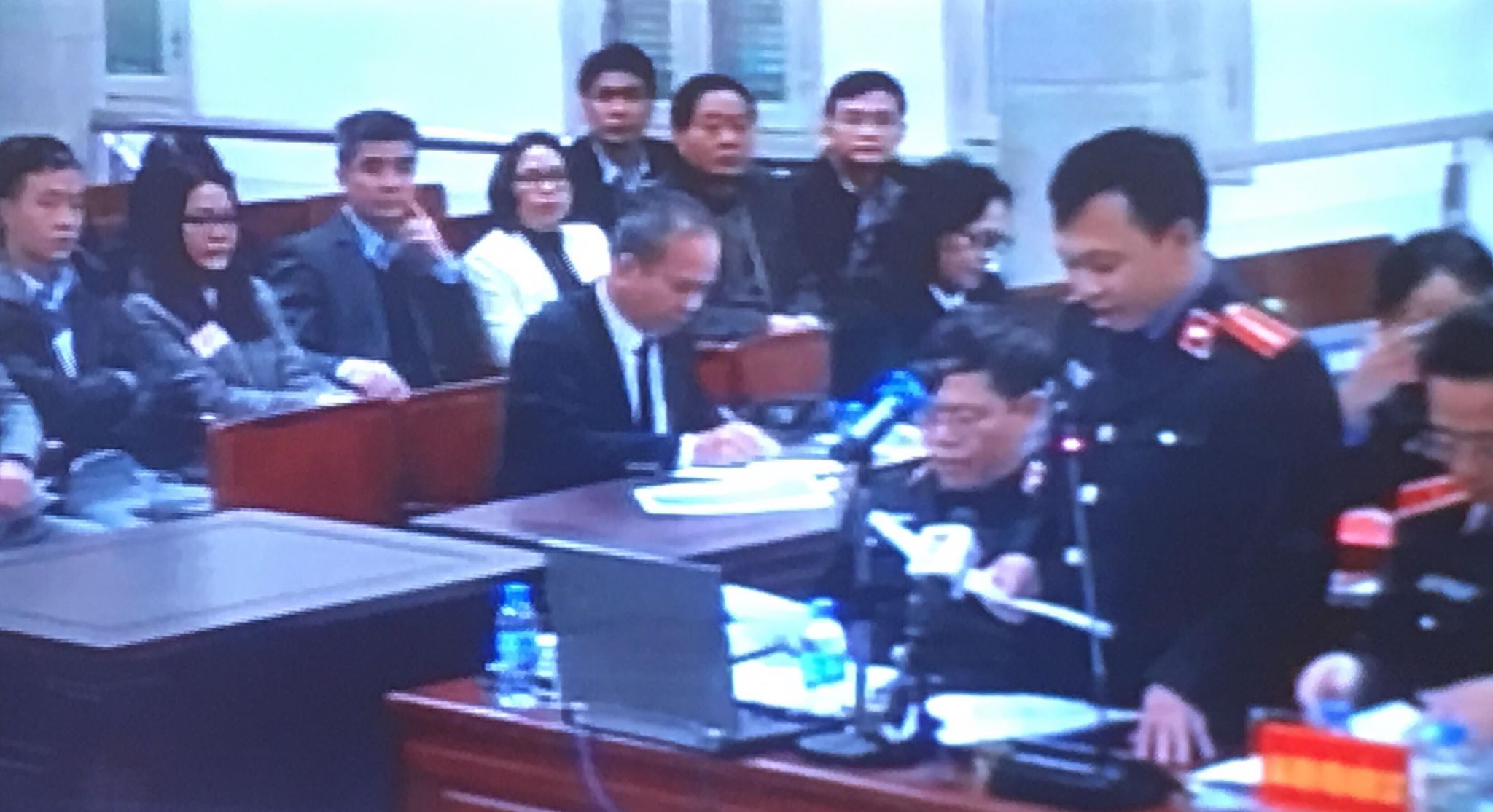 VKS chỉ ra mối quan hệ lợi ích nhóm trong vụ án ông Đinh La Thăng - 1