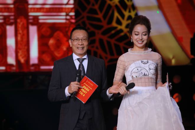 Hoài Linh bị cắt vai trên sân khấu hài Tết khi diễn cùng đàn em - 1