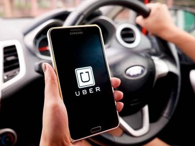 Ô tô cá nhân sẽ không được chạy Uber, Grab?