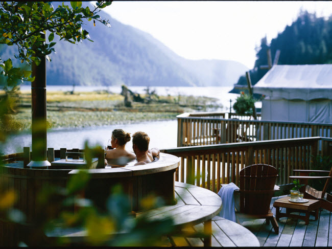 Khu nghỉ dưỡng Clayoquot Wilderness Retreat, Canada: Khu nghỉ dưỡng trên đảo Vancouver giúp hòa mình vào thiên nhiên hoang dã và biển cả.