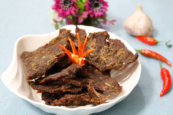 Cách làm thịt bò khô kiểu Hồng Kông thơm cay, dai ngọt để dành ăn Tết - 1