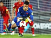 Bóng đá - U23 Việt Nam: &quot;Người nhện&quot; Tiến Dũng đổ máu, hóa thần, đối thủ nản lòng