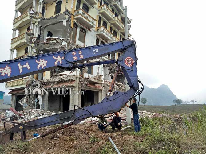 Chi bao nhiêu tiền để đánh sập &#39;lâu đài&#39; của &#39;Tàng Keangnam&#39;? - 2