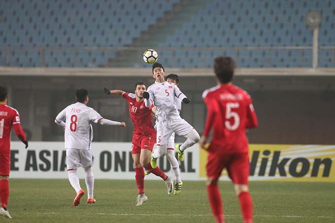 U23 VN thăng hoa: Xe bus Park Hang Seo chất lượng không kém Mourinho - 4