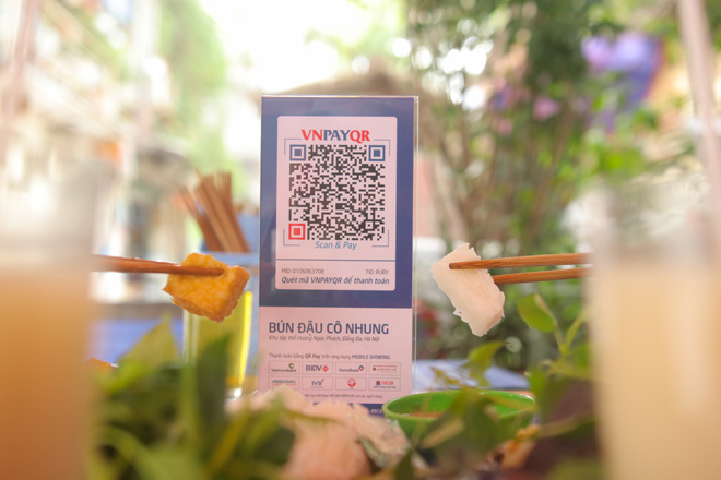 Ăn bún đậu cũng thanh toán được QR Pay? - 1