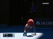 Thể thao - Đau lòng Australian Open: Mỹ nhân số 1 phải mua áo Trung Quốc, gặp ngay hạn