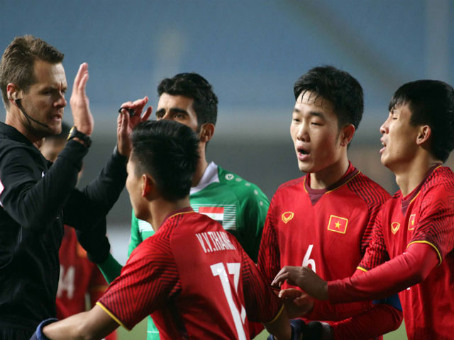 U23 Việt Nam bị quả 11m sét đánh: Cả triệu anh em tìm trọng tài Úc