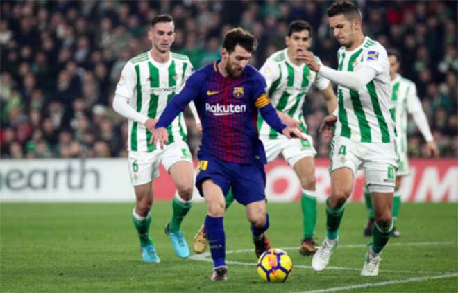 Messi lập siêu kỷ lục đi bóng, fan đội bạn vỗ tay như Ro vẩu - 1