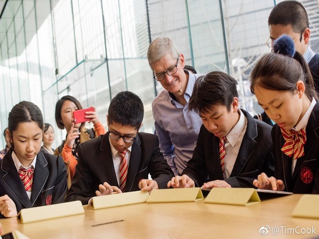 Tim Cook không cho cháu trai mình dùng mạng xã hội