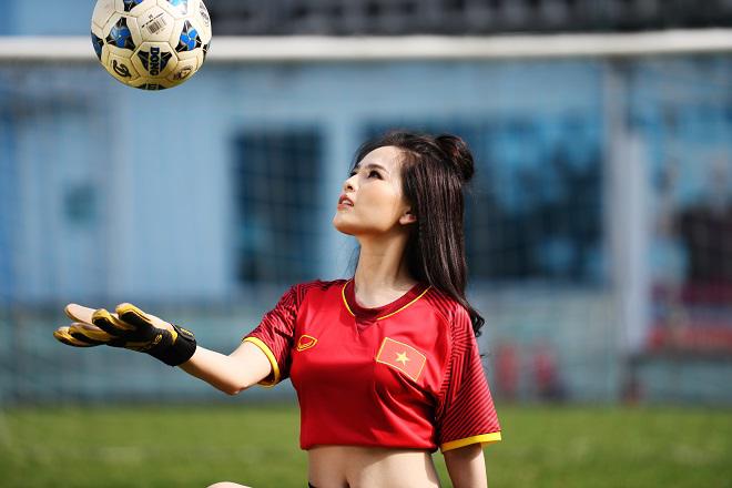 Phi Huyền Trang say mê thủ môn Tiến Dũng, tin vào chiến thắng U23 Việt Nam - 1