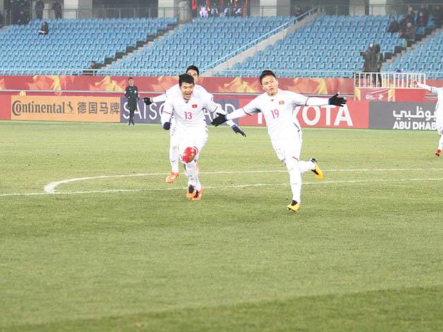 Cờ đỏ sao vàng rợp trời trên mạng chúc mừng U23 Việt Nam