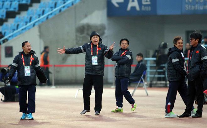 HLV Park Hang Seo làm gì trọng tài vì U23 Việt Nam nhận penalty? - 5