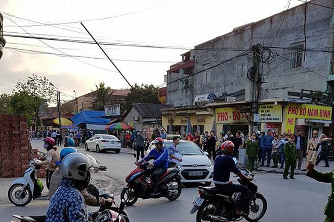 Thanh sắt rơi đâm tử vong người đàn ông ngồi trong taxi - 1