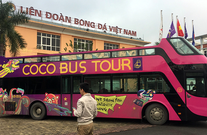 Xe buýt mui trần có mặt tại Hà Nội, sẵn sàng đón đội tuyển U23 Việt Nam - 1