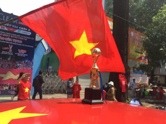 Quang Hải ghi bàn gỡ hòa, người hâm mộ Việt Nam vỡ oà sung sướng