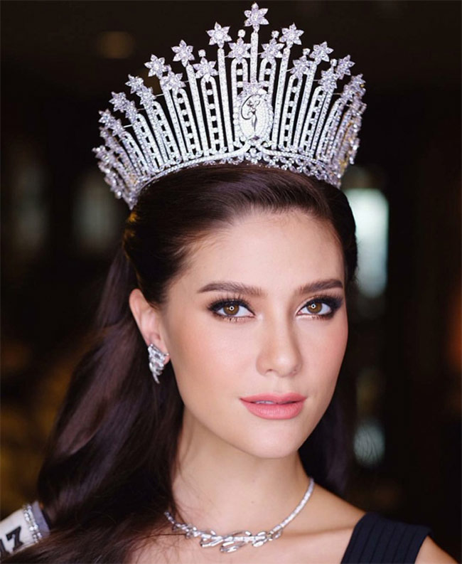 Vể đẹp dịu dàng của người đẹp Thái Lan Maria Poonlertlarp giúp cô vào được Top 5 Miss Universe - Hoa hậu Hoàn vũ. Cô cũng xếp vị trí 7 trong danh sách của Missosology.