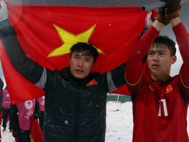 U23 Việt Nam “hóa rồng”: Mơ World Cup cùng Quang Hải, Xuân Trường