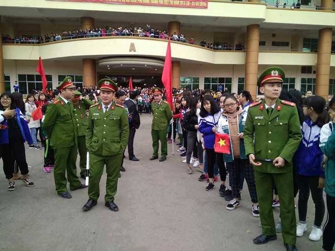 Phú Thọ: Nghìn người chờ đón Hà Đức Chinh sau chiến thắng của U23 - 2