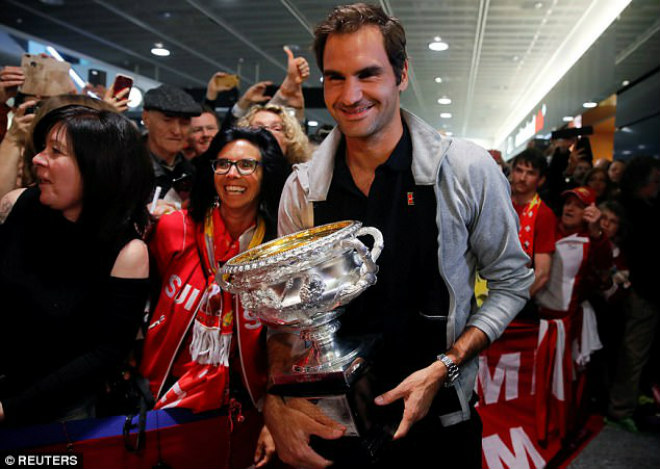 Federer khoe Grand Slam thứ 20: “Vinh quy bái tổ” giữa vòng vây người hâm mộ - 1