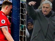 Bóng đá - MU gục ngã: Mourinho nổi điên với hàng thủ, vẫn khen &quot;thảm họa&quot; Sanchez