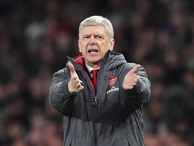 Arsenal chi núi tiền: Sắp ”trảm” Wenger, thay bằng HLV thích ngoáy mũi