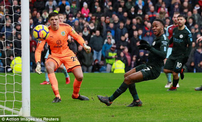 &#34;Thảm họa&#34; Sterling: Bỏ lỡ khó tin, Man City nuốt hận - 3