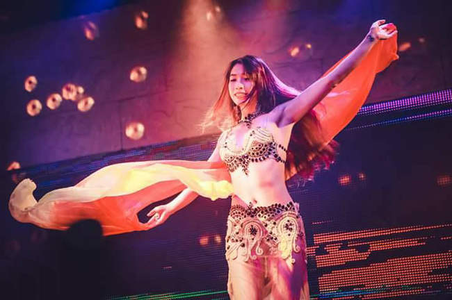 Ngoài belly dance, Thảo Mio còn là diễn viên múa cột chuyên nghiệp.&nbsp;