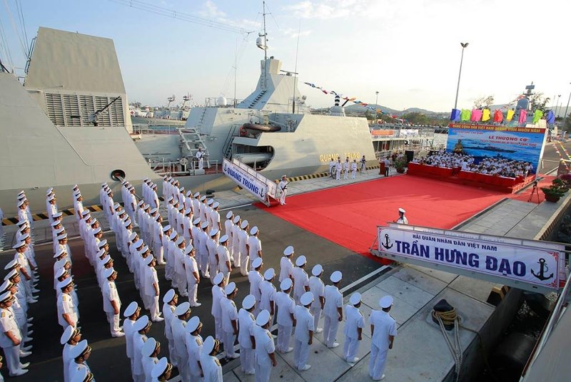 Thượng cờ hai tàu hộ vệ tên lửa tại quân cảng Cam Ranh - 1