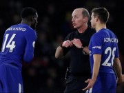 Bóng đá - Trọng tài Ngoại hạng Anh lại gây bão, fan Chelsea coi là “gã hề”