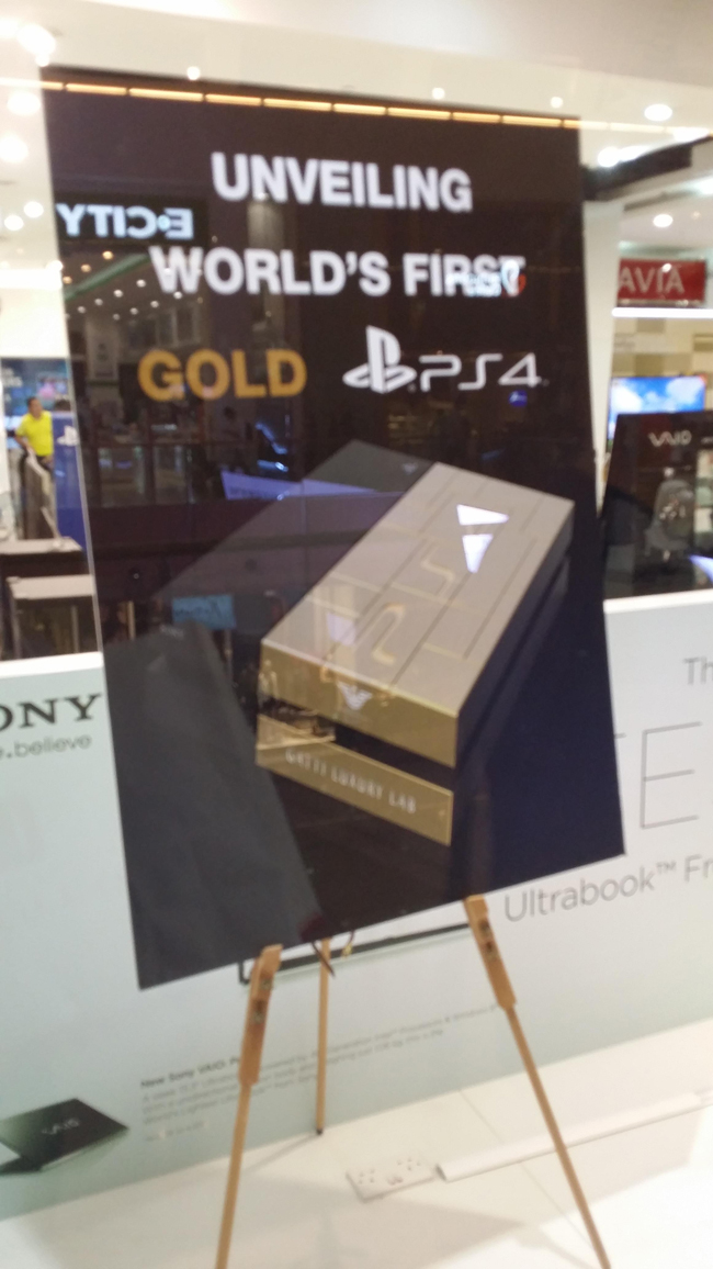 Dubai còn là nơi bán máy PS4 bằng vàng đầu tiên trên thé giới