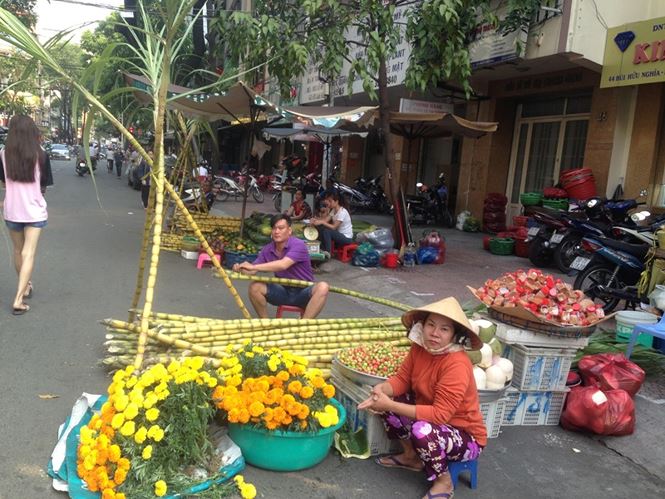 Đồ cúng ông Công, ông Táo ‘đắt như tôm tươi’ - 8