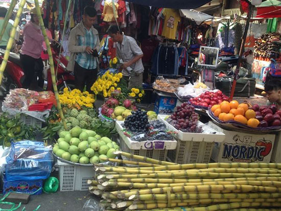 Đồ cúng ông Công, ông Táo ‘đắt như tôm tươi’ - 9