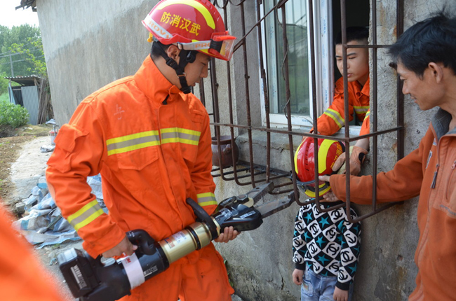 Cái kết cho &#34;trẻ trâu&#34; thích nghịch dại đây.