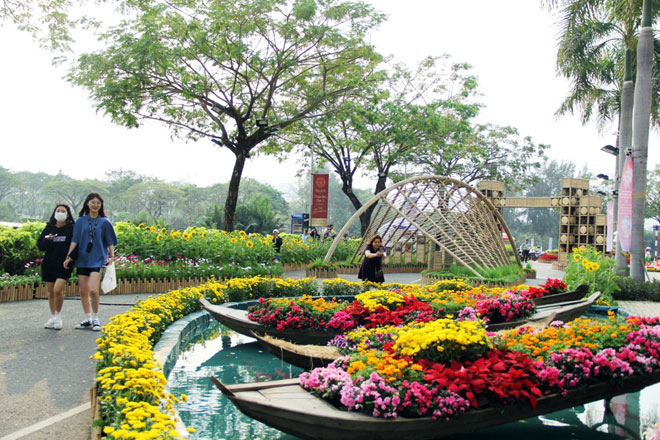 Hồn quê xuất hiện tại “khu nhà giàu” ở Sài Gòn ngày giáp Tết - 1