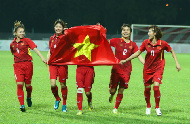 Tết đủ đầy của các cô gái vàng bóng đá Việt Nam - 1