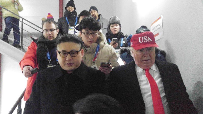 Bất ngờ, ông “Kim Jong-un và Donald Trump” cùng selfie tại Hàn Quốc - 2