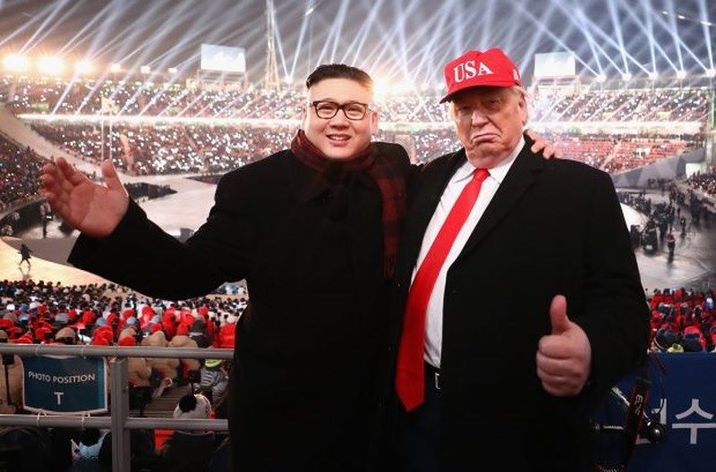 Bất ngờ, ông “Kim Jong-un và Donald Trump” cùng selfie tại Hàn Quốc - 3