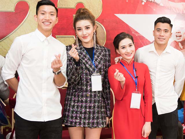 Huyền My gợi cảm bên dàn trai đẹp U23 Việt Nam HOT nhất tuần