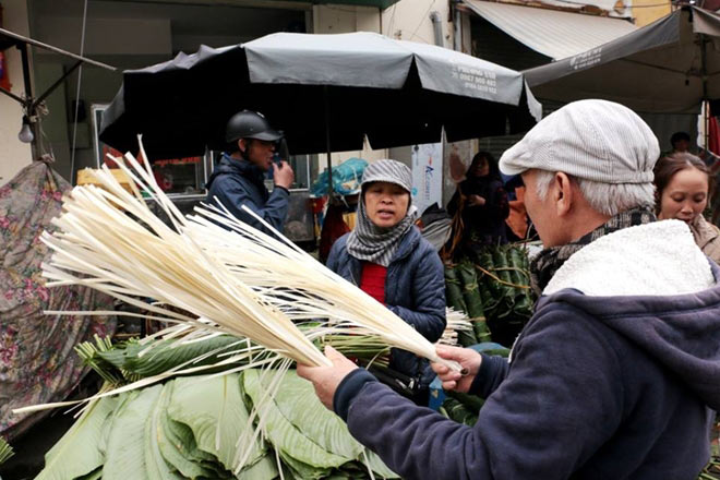 Chợ lá dong giữa lòng Hà Nội nhộn nhịp ngày giáp Tết - 11