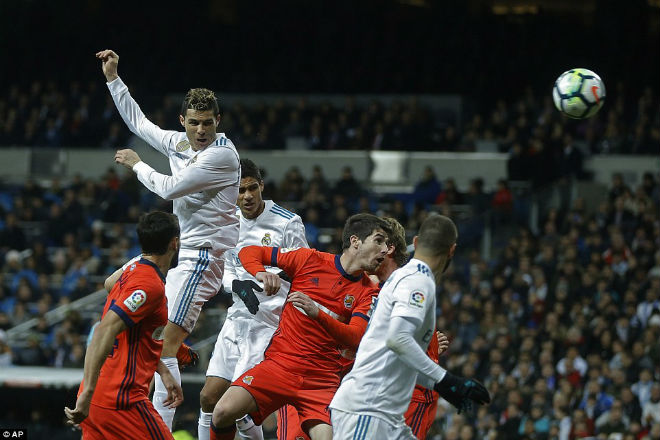 Hoàng đế Ronaldo: Bùng nổ &#34;siêu hat-trick&#34;, La Liga quỳ rạp - 3