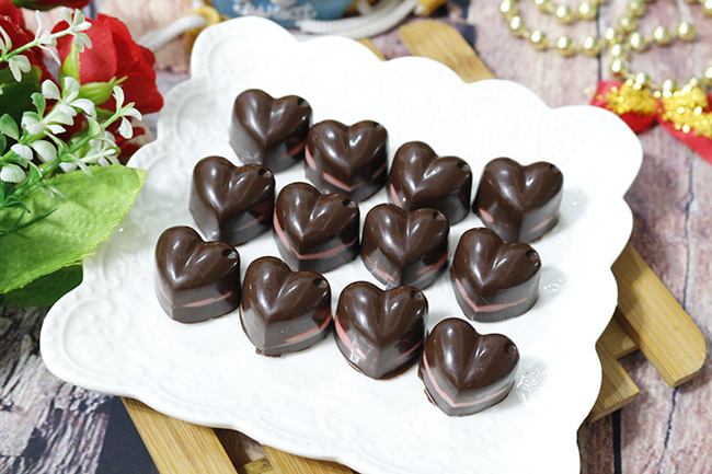 Chocolate trái tim tặng người thương ngày Valentine không khó làm như bạn nghĩ - 1