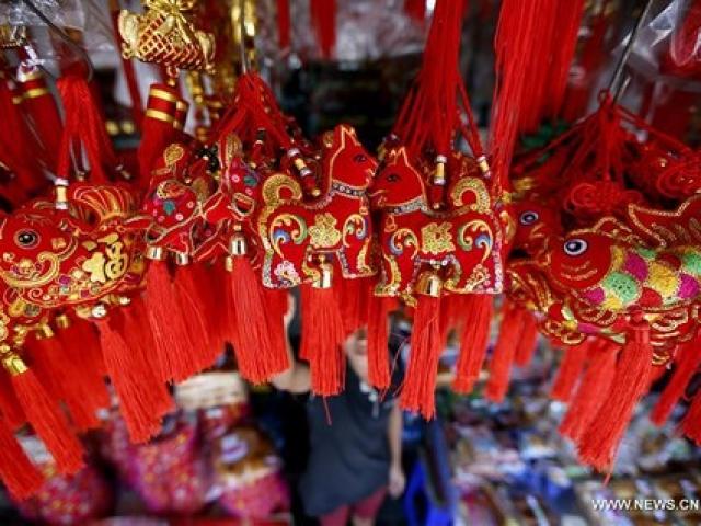 Rực rỡ sắc đỏ Tết Nguyên đán tại làng nghề Trung Quốc