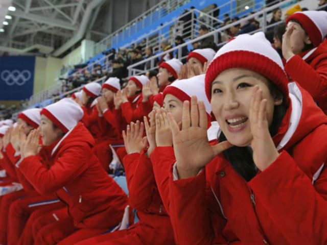 Cận cảnh màn đồng diễn ”triệu like” của mỹ nữ Triều Tiên (Olympic mùa đông 2018)